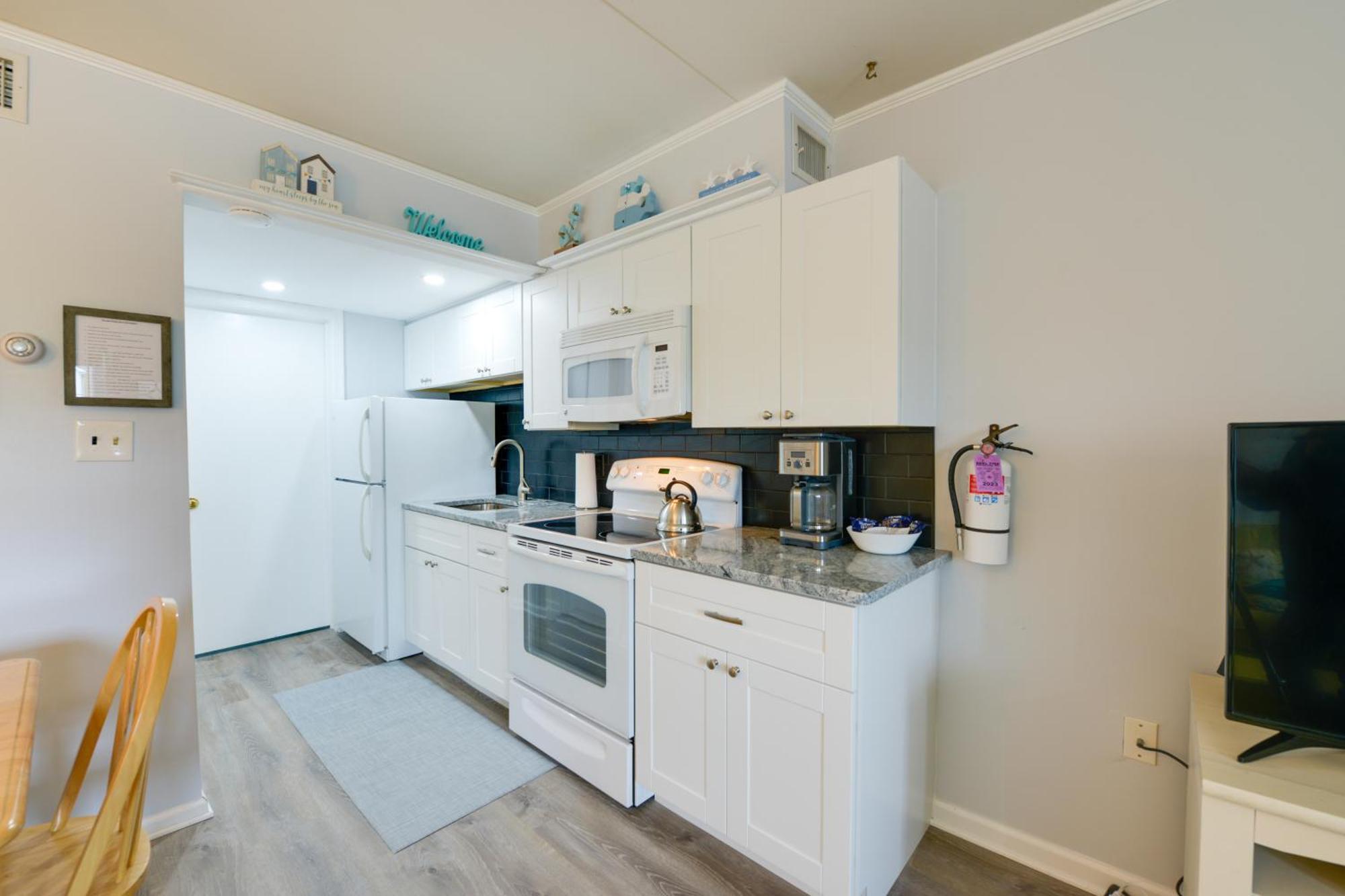 Bright Condo Half-Block To Cape May Beach! Exterior photo