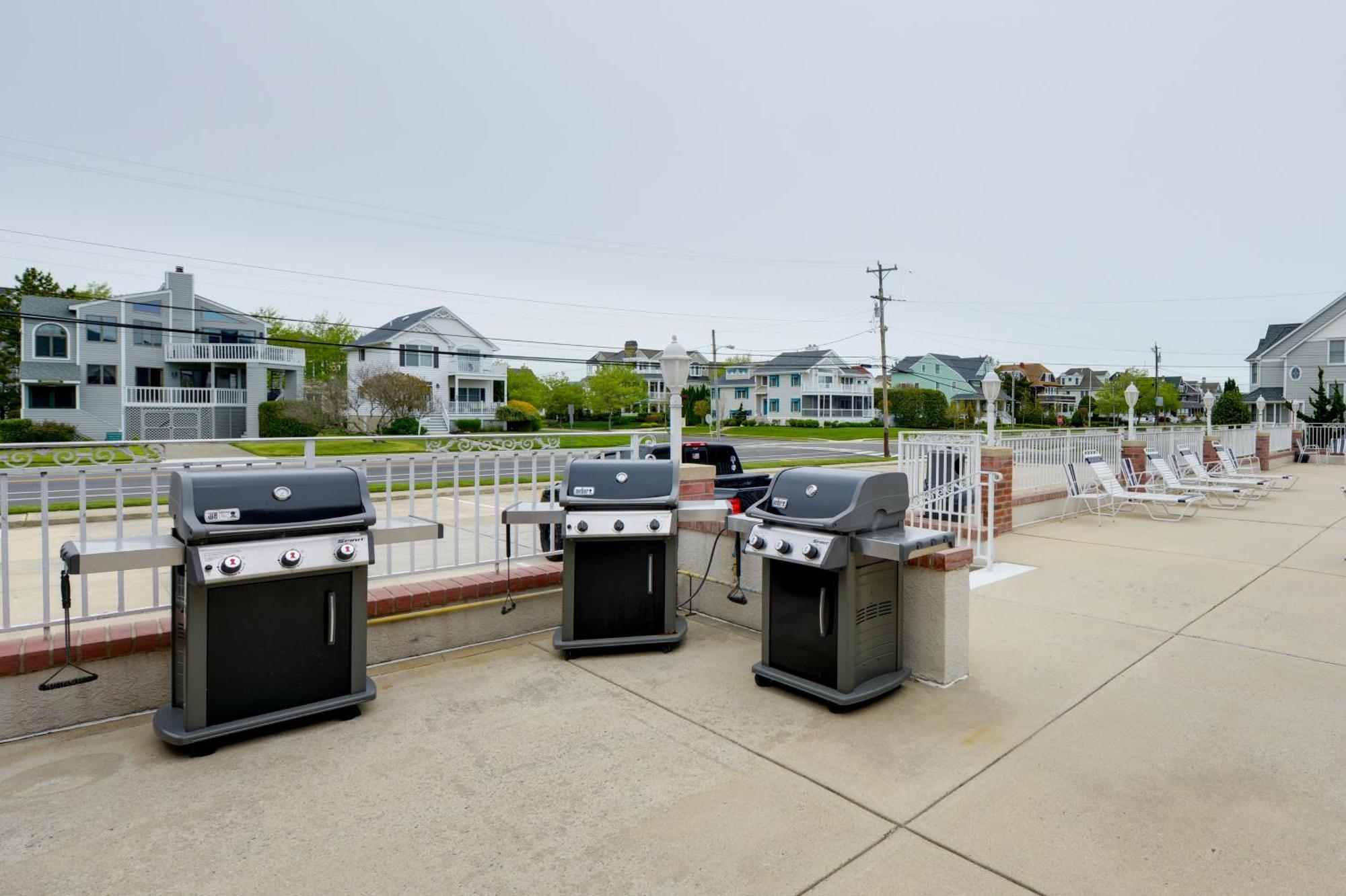 Bright Condo Half-Block To Cape May Beach! Exterior photo